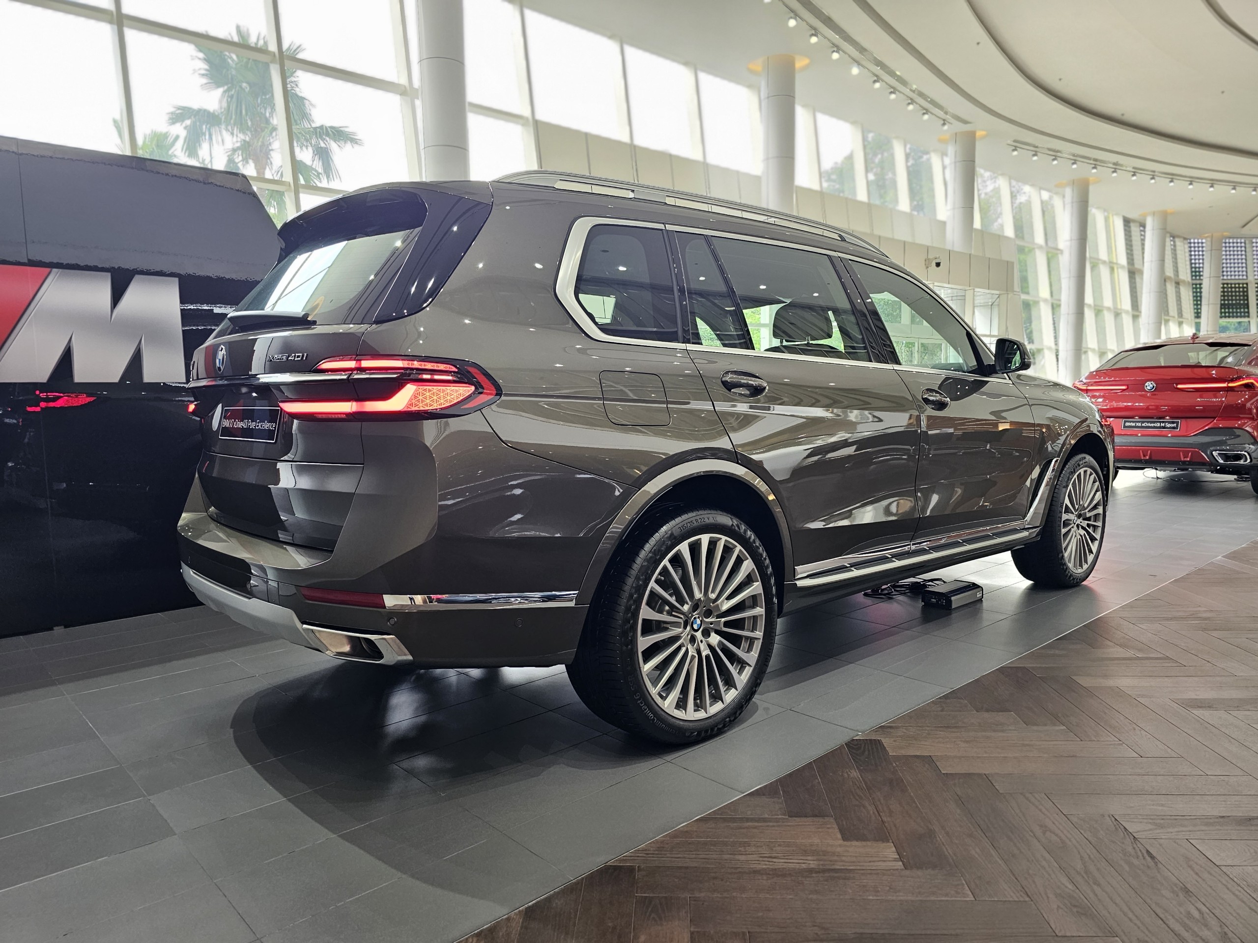 BMW X7 Pure Excellence 2023 9 BMW X7 xDrive40i Pure Excellence 2023