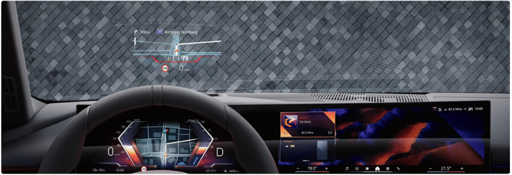 Màn hình HUD hiển thị thông tin trên kính lái