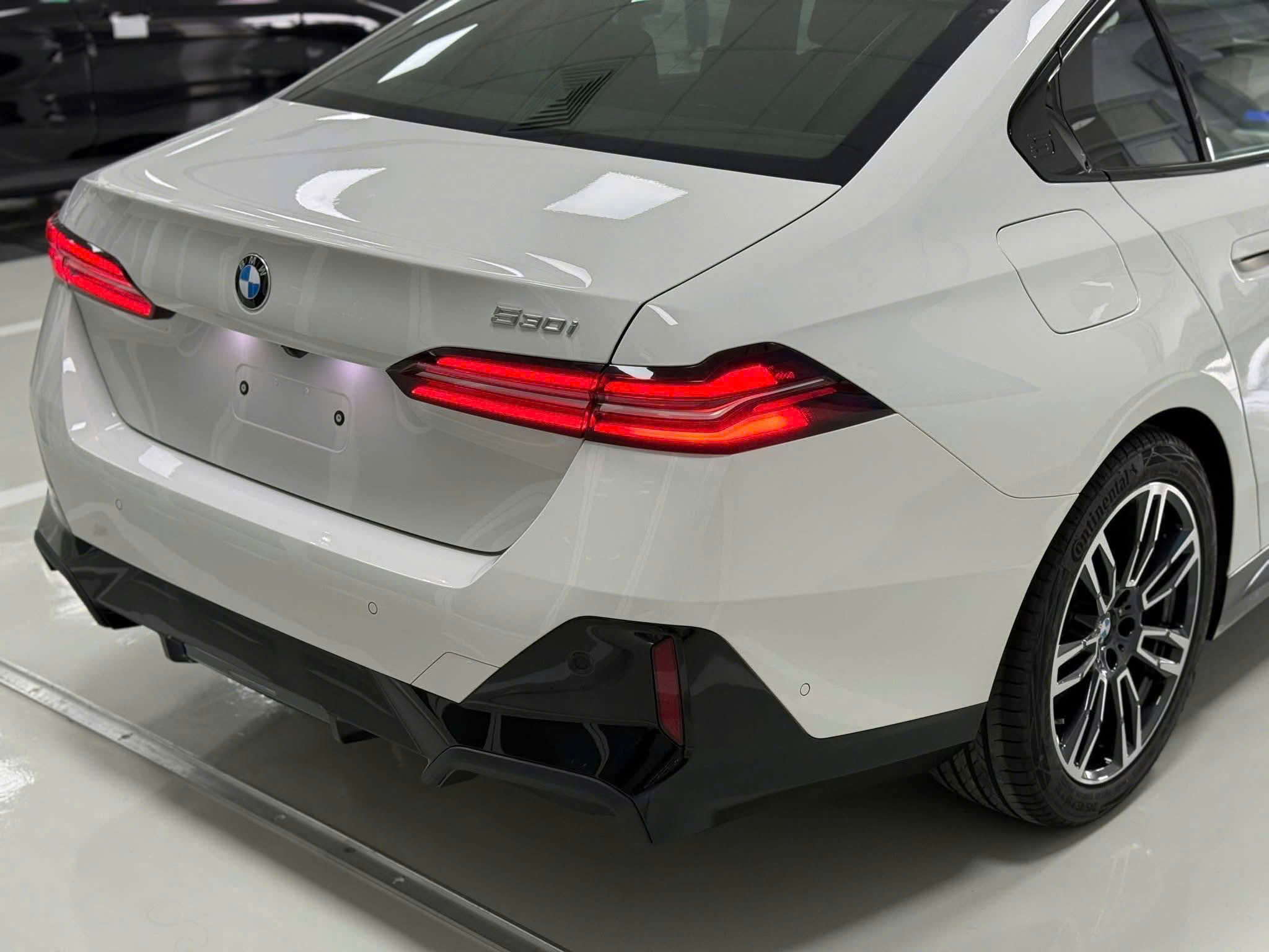 Bảng taplo BMW 530i 2025